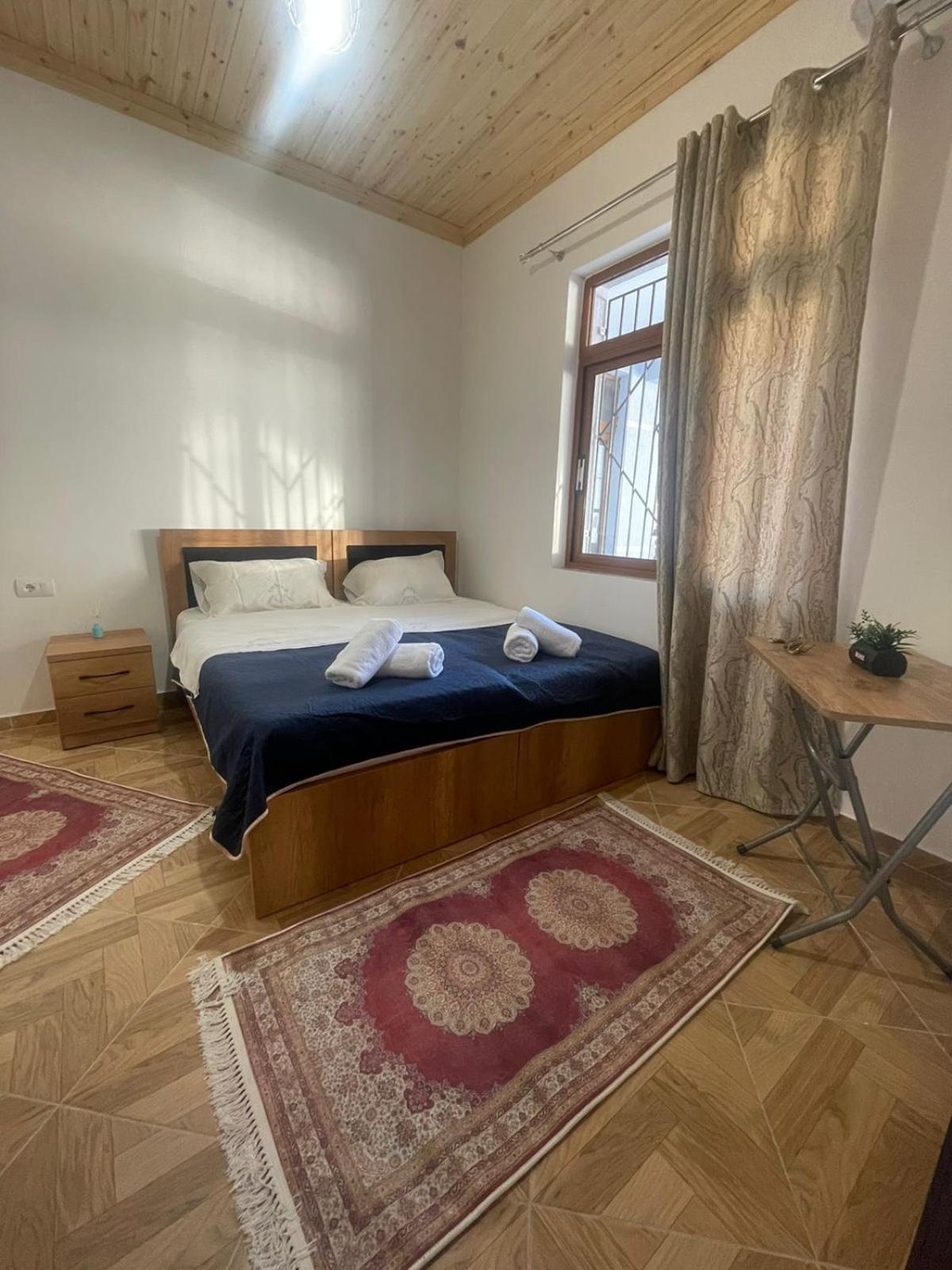 Saraci Room's